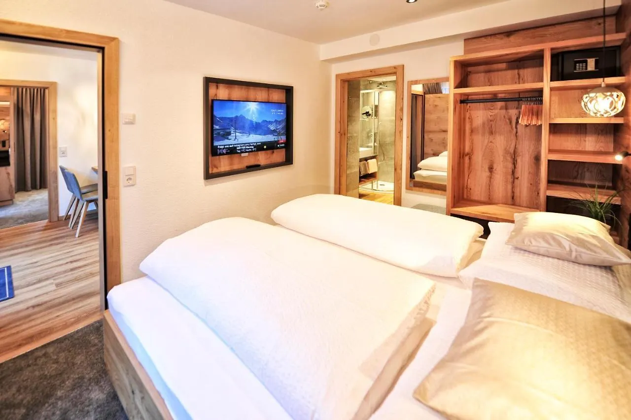 A4 Alma Alpin Appartments 이스크글