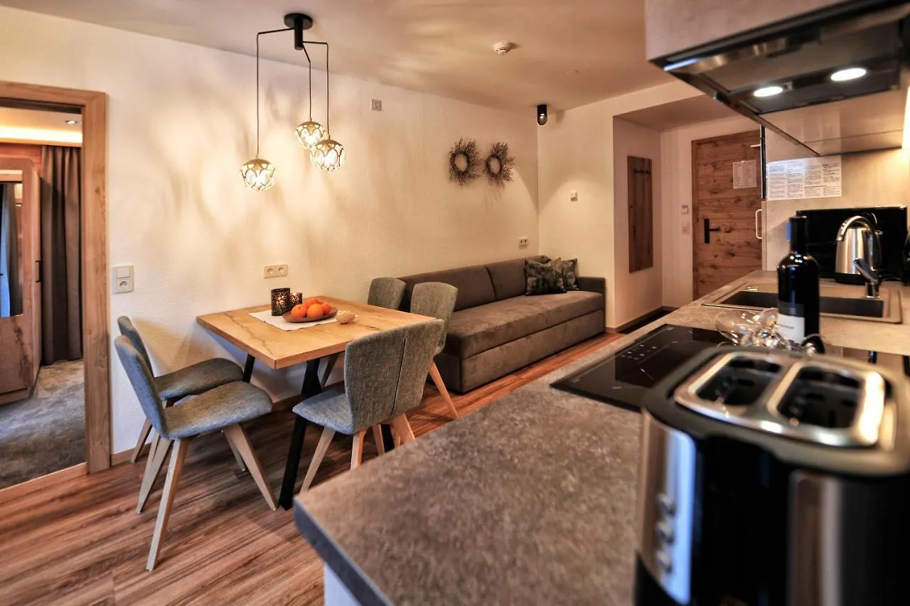 A4 Alma Alpin Appartments 이스크글